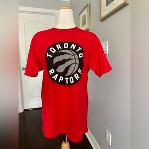 Toronto Raptors Kawhi Leonard Fanatic Branded Red T-Shirt - Medium